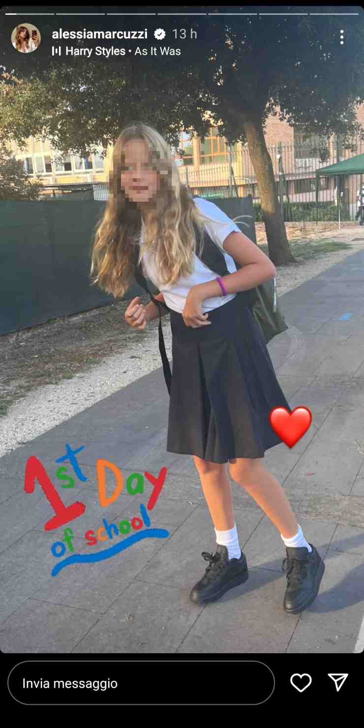 Alessia Marcuzzi: l'outfit della figlia Mia - Political24 