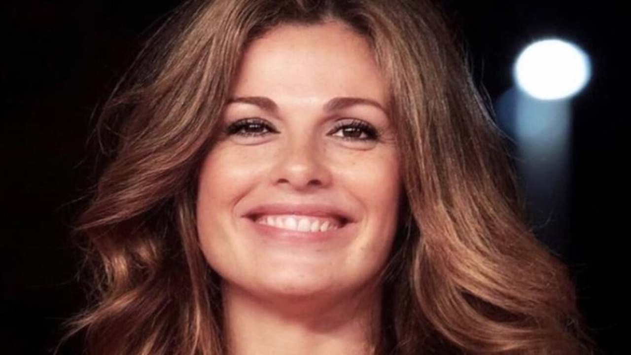 vanessa incontrada torna a striscia con siani-arlex.it